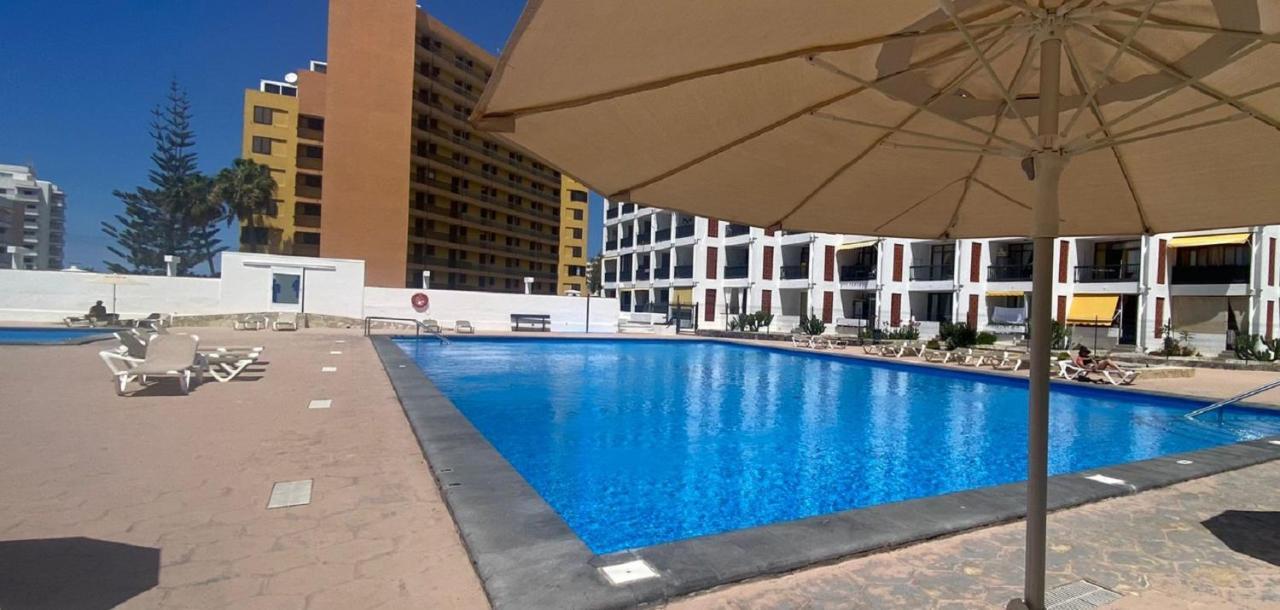 Апартаменты Beach And Pool In Playa De Las Americas Экстерьер фото