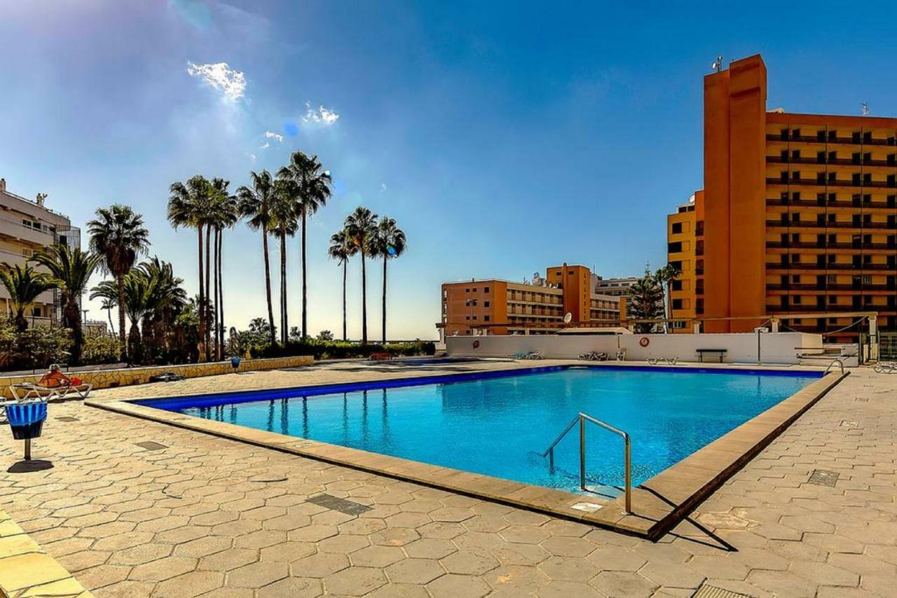 Апартаменты Beach And Pool In Playa De Las Americas Экстерьер фото