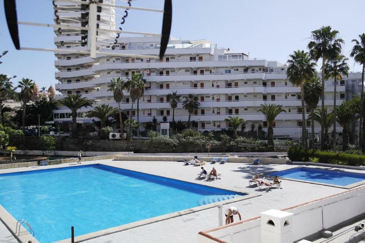 Апартаменты Beach And Pool In Playa De Las Americas Экстерьер фото